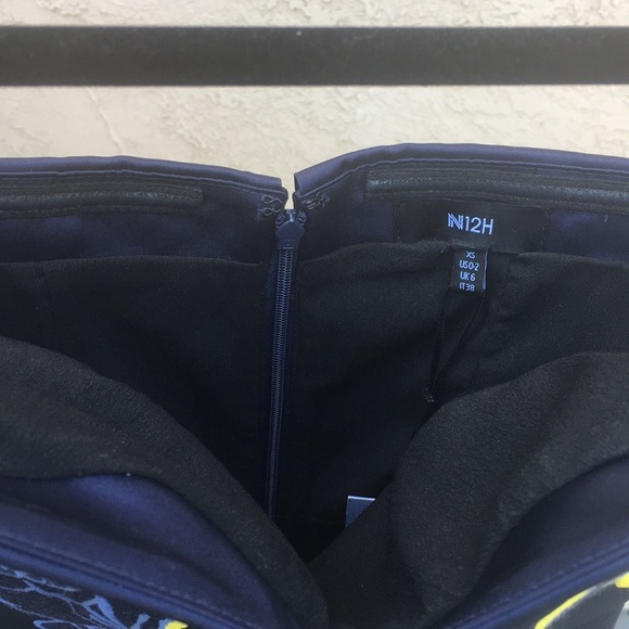 Asymmetrical evening gown - Picture 7 of 8